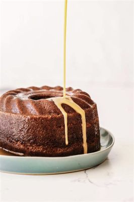  Malva Pudding, 섬세한 스폰지 케이크의 달콤함과 따뜻한 바닐라 소스의 조화!